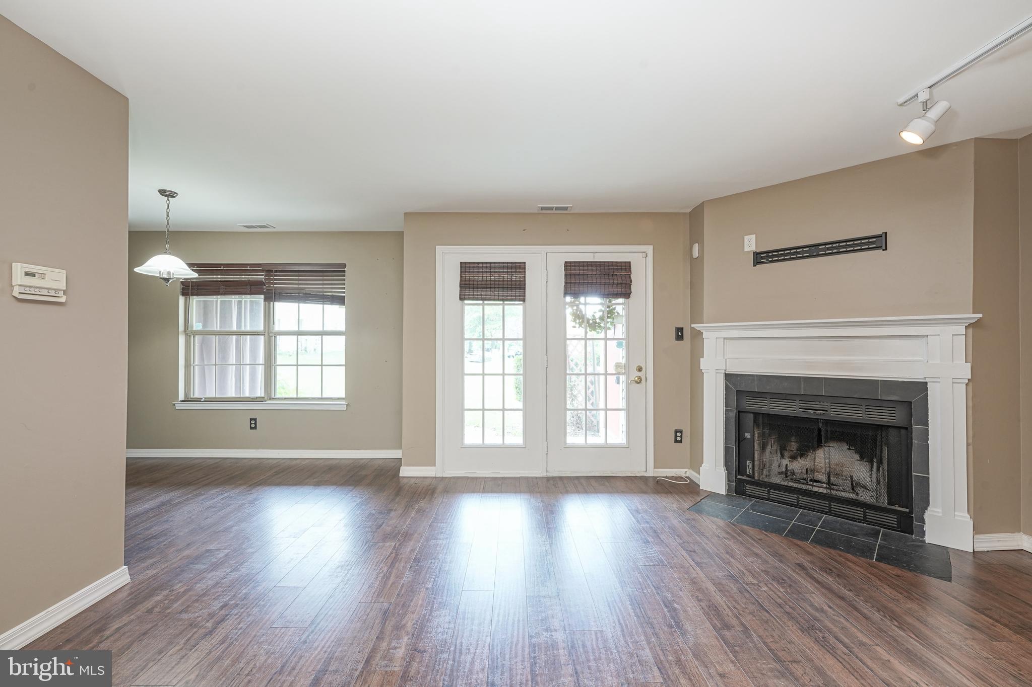 270 Tavistock Road Cherry Hill, NJ 08034 - Photo 4 of 25 Living Room