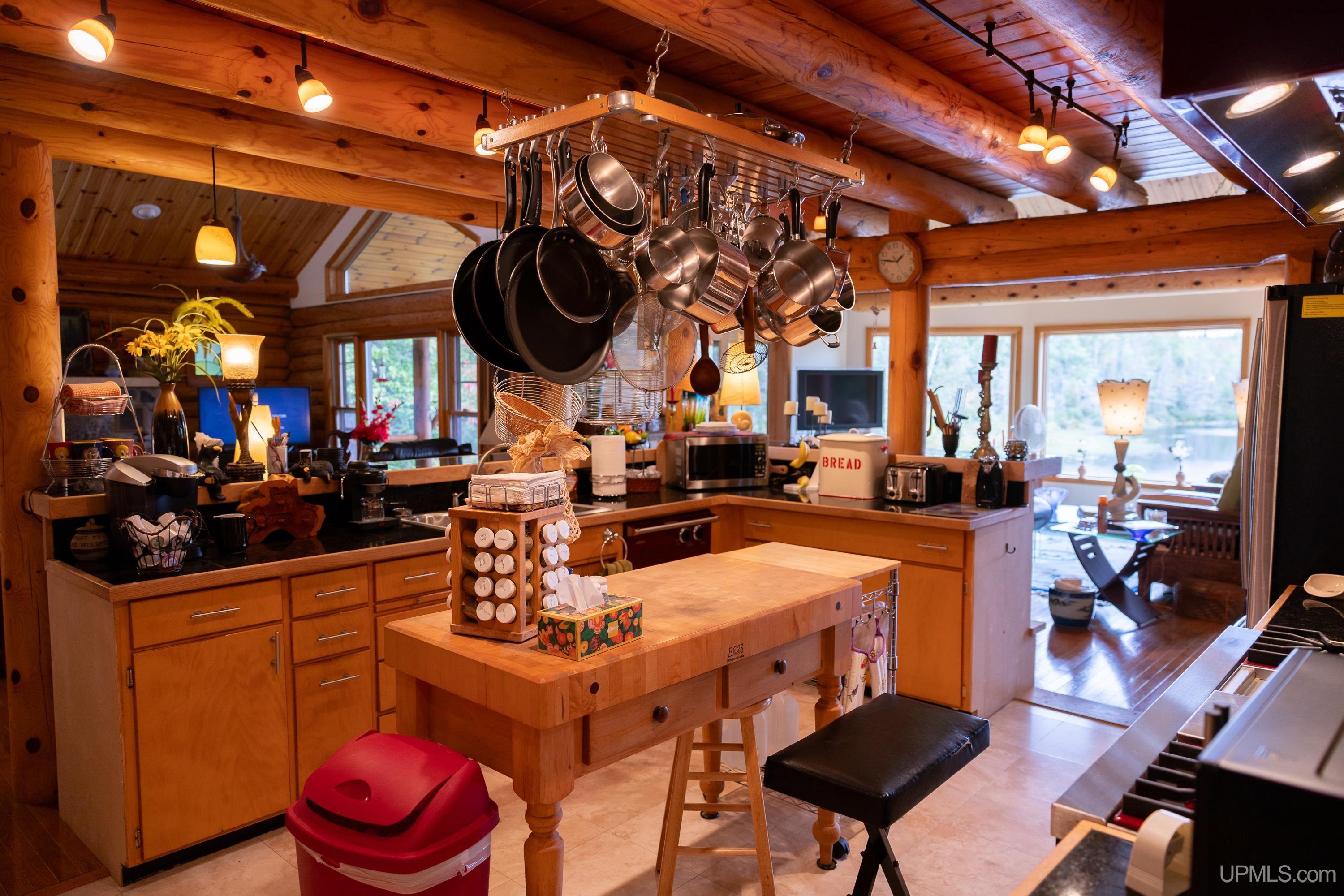 13784 River Road Republic, MI 49879 - Photo 14 of 47 Gallery Image 14