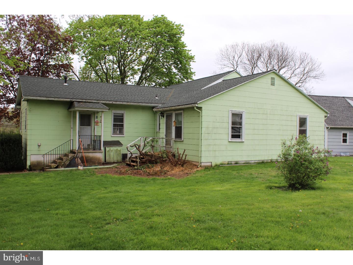 560 Fretz Road Souderton, PA 18964 - Photo 5 of 25 Exterior Back