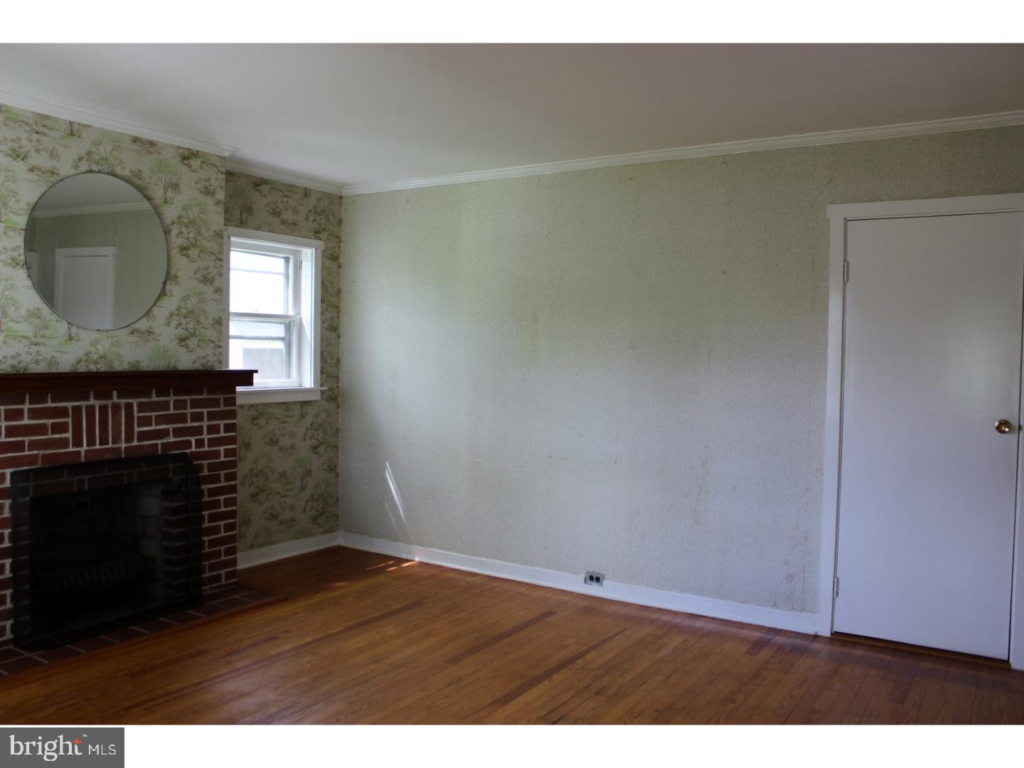 560 Fretz Road Souderton, PA 18964 - Photo 10 of 25 Living Room
