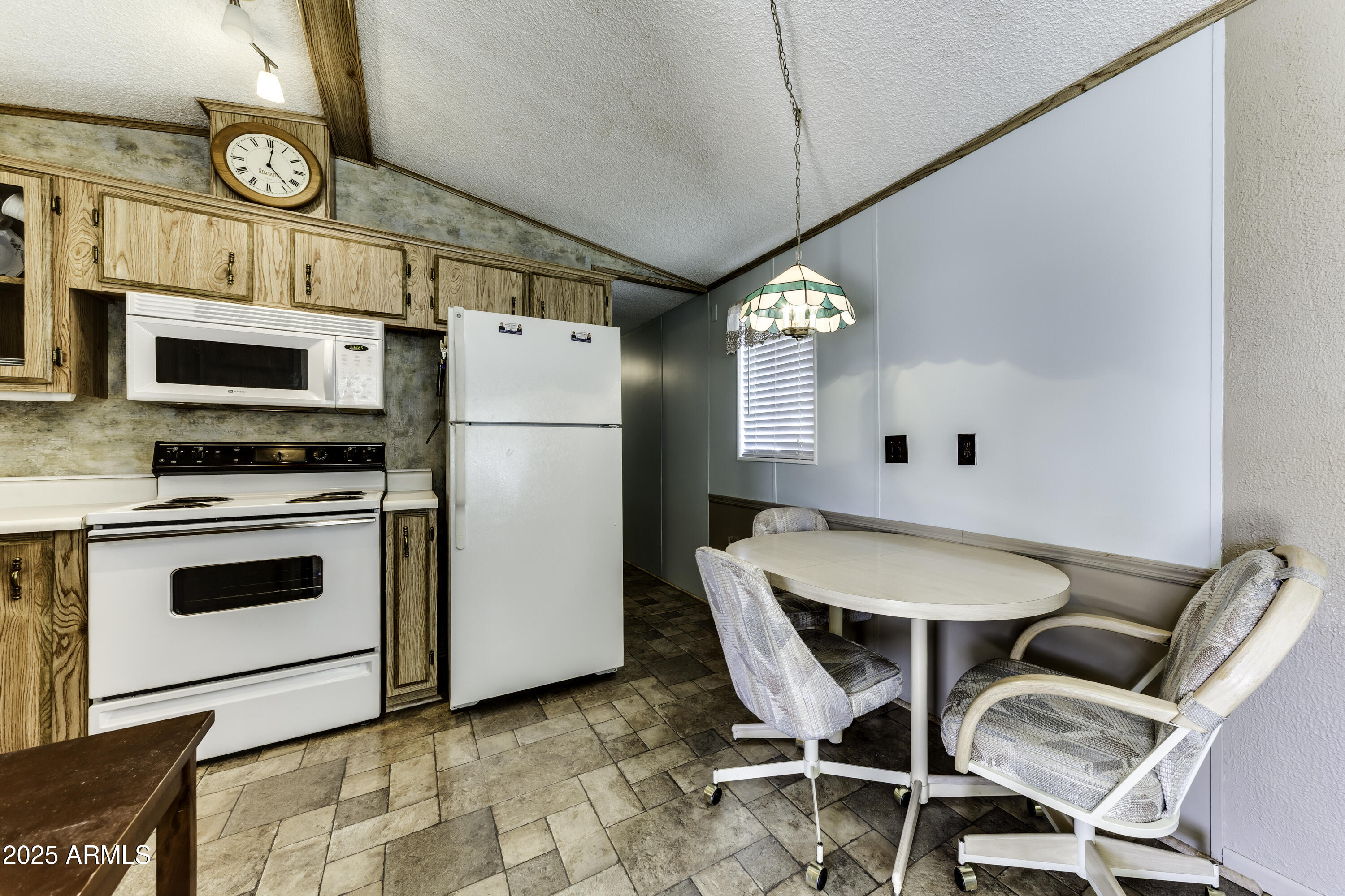 17200 West Bell Road, Unit 2152 Surprise, AZ 85374 - Photo 12 of 24 Lot 2152-9