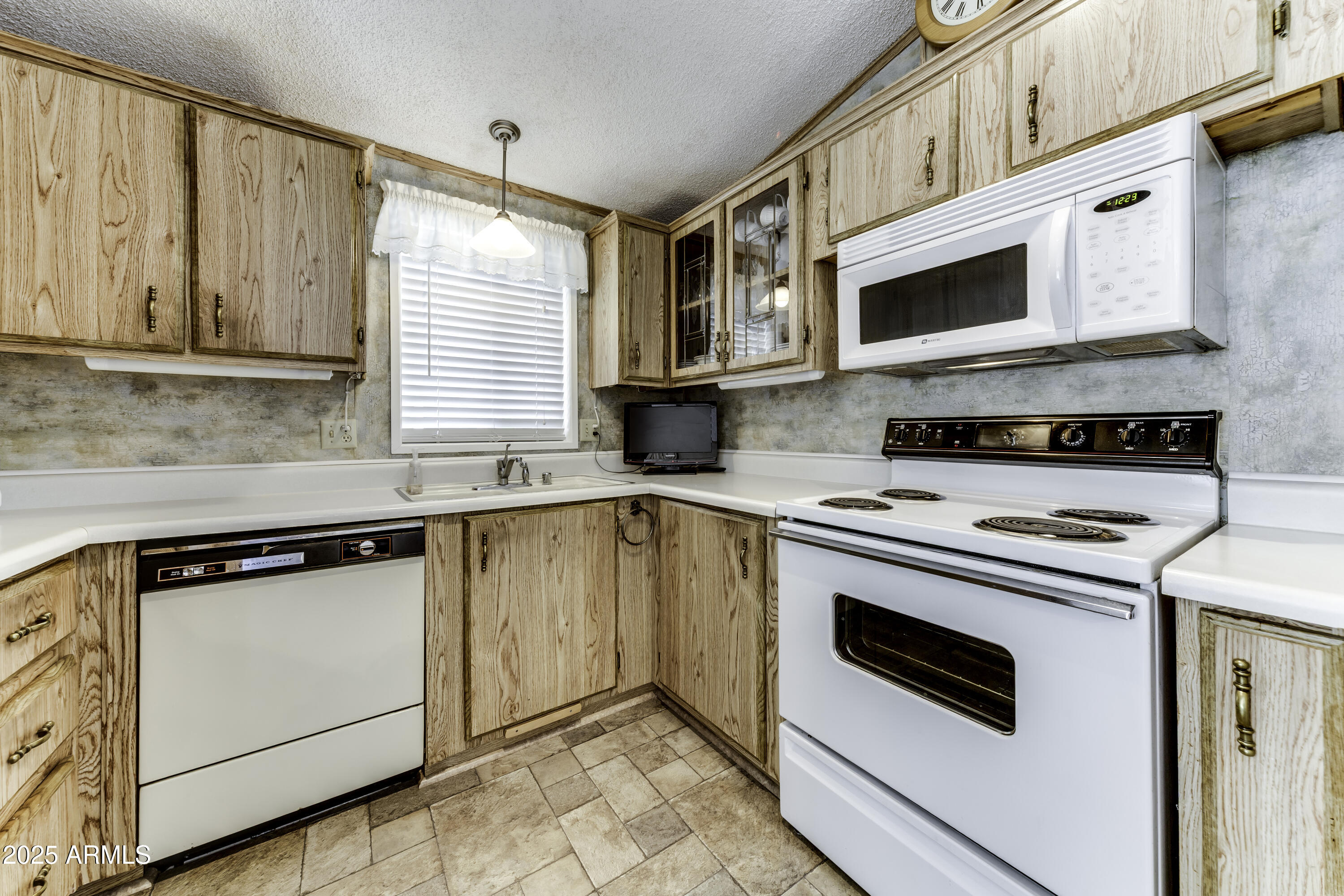 17200 West Bell Road, Unit 2152 Surprise, AZ 85374 - Photo 3 of 24 Lot 2152-11
