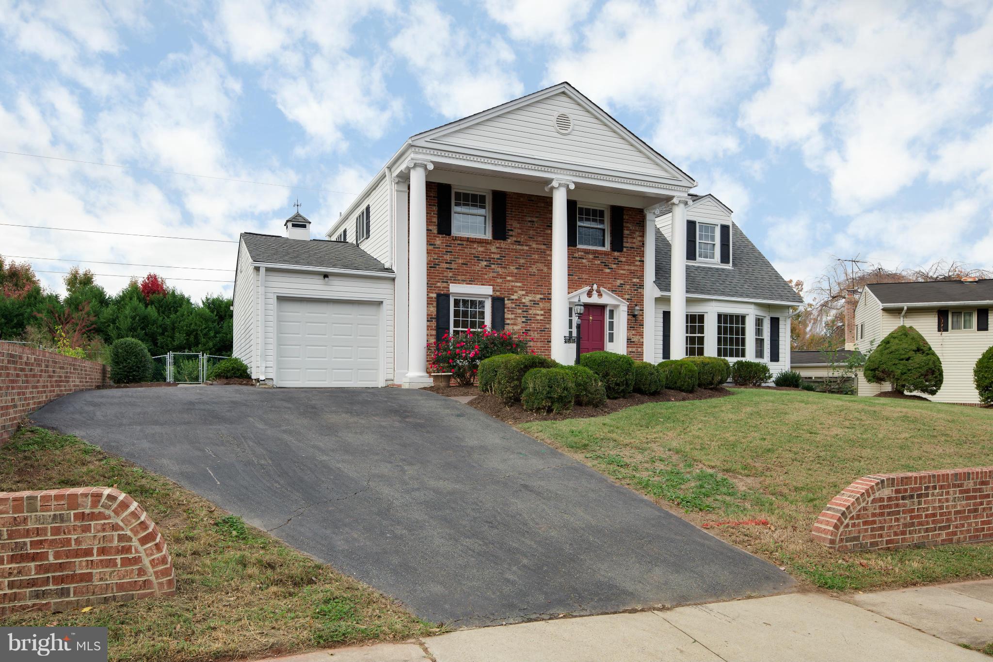 8540 Stonewall Road Manassas, VA 20110 - Photo 3 of 30 Exterior (Front)