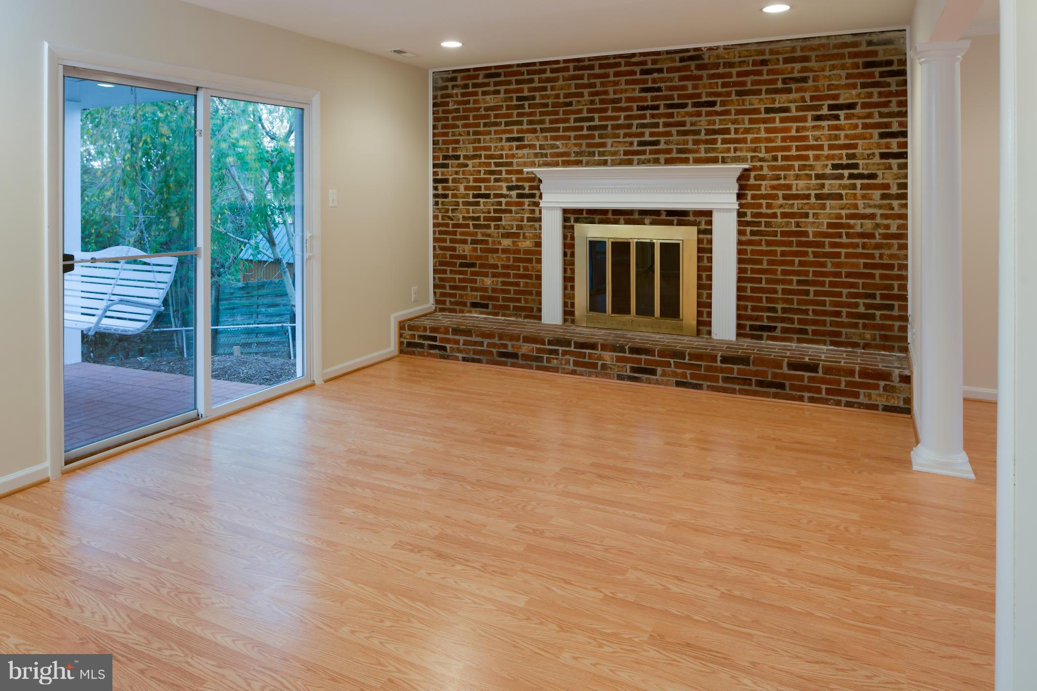 8540 Stonewall Road Manassas, VA 20110 - Photo 9 of 30 Family Room