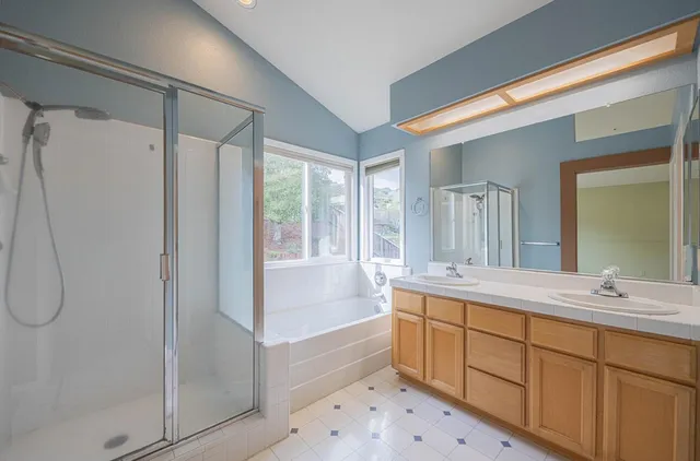 $930,000 | 18050 Stonehaven, Salinas, CA 93908