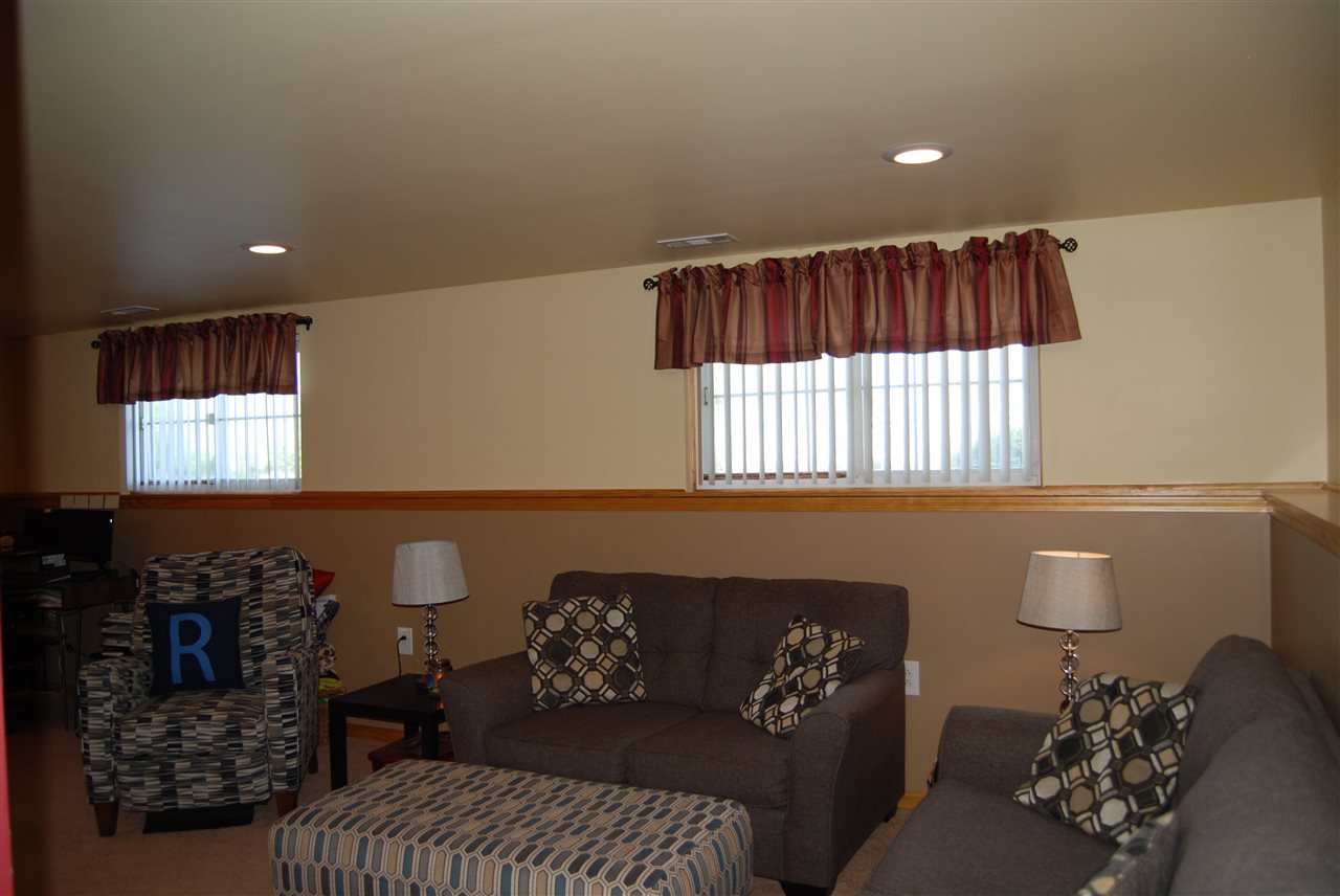 8060 North Webster Road Mount Morris, MI 48458 - Photo 15 of 36