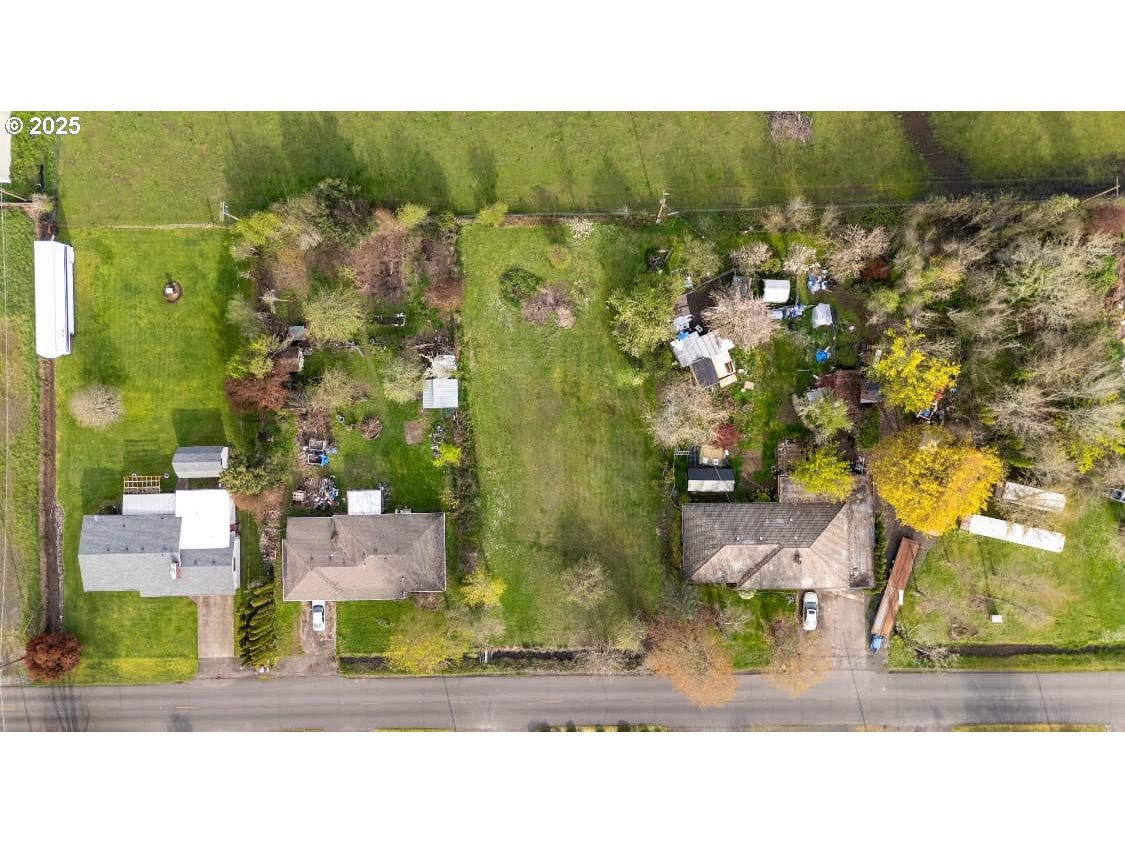 500 View Lane Lebanon, OR 97355 - Photo 4 of 11