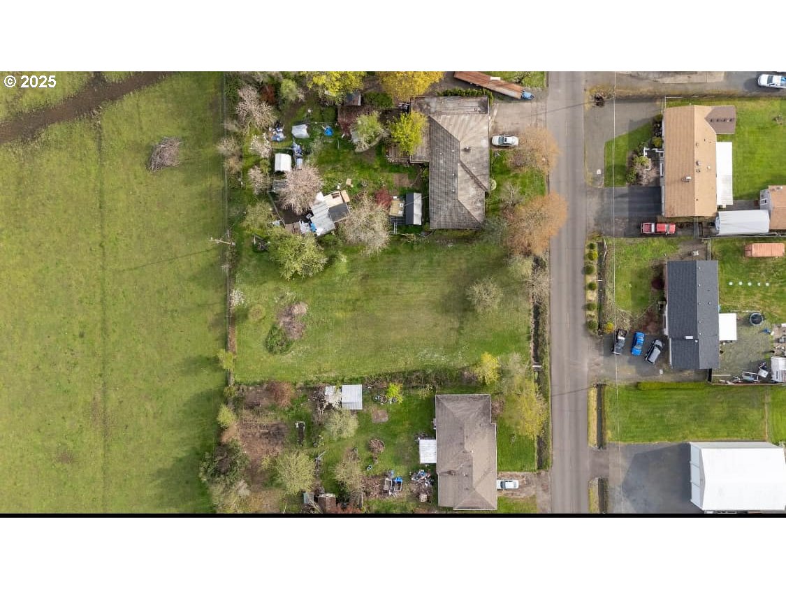 500 View Lane Lebanon, OR 97355 - Photo 5 of 11