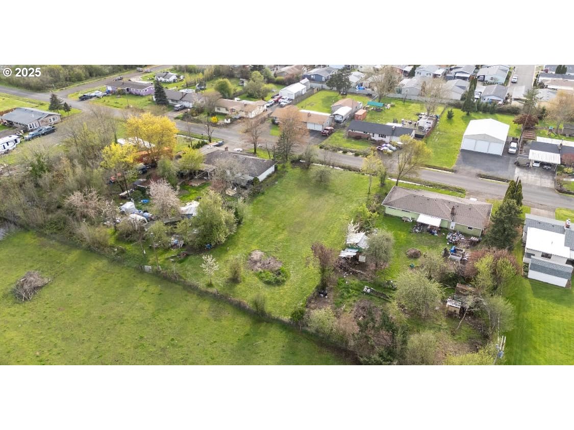 500 View Lane Lebanon, OR 97355 - Photo 6 of 11