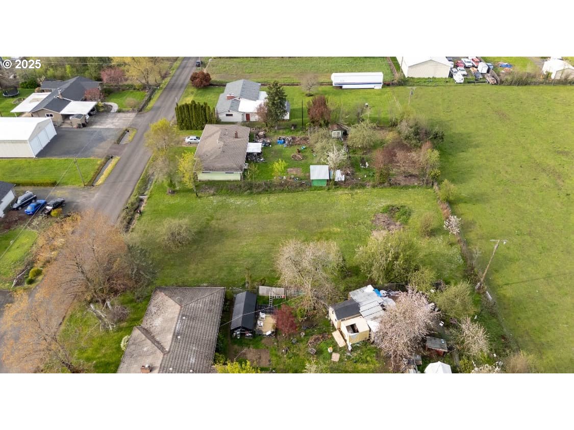 500 View Lane Lebanon, OR 97355 - Photo 7 of 11