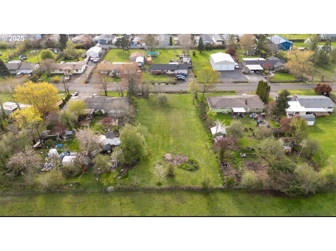 500 View Lane Lebanon, OR 97355 - Photo 8 of 11