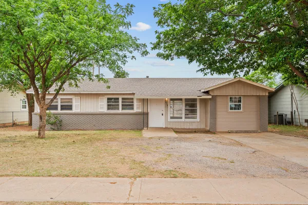$1,250 | 2612 East Auburn Street, Lubbock, TX 79403