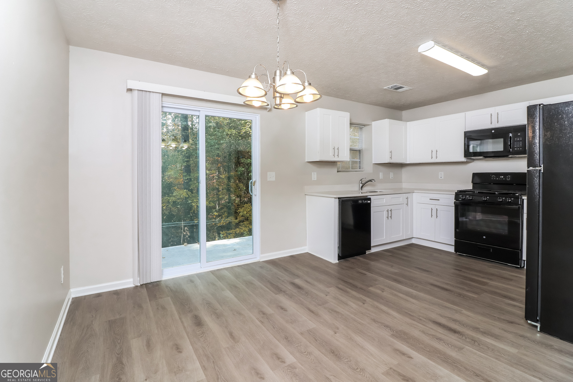 7250 Bridgeport Court Austell, GA 30168 - Photo 6 of 17