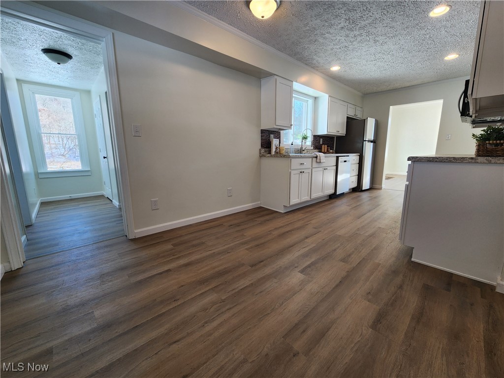 3163 Roxford Church Road Southeast Dennison, OH 44621 - Photo 14 of 39 Kitchen