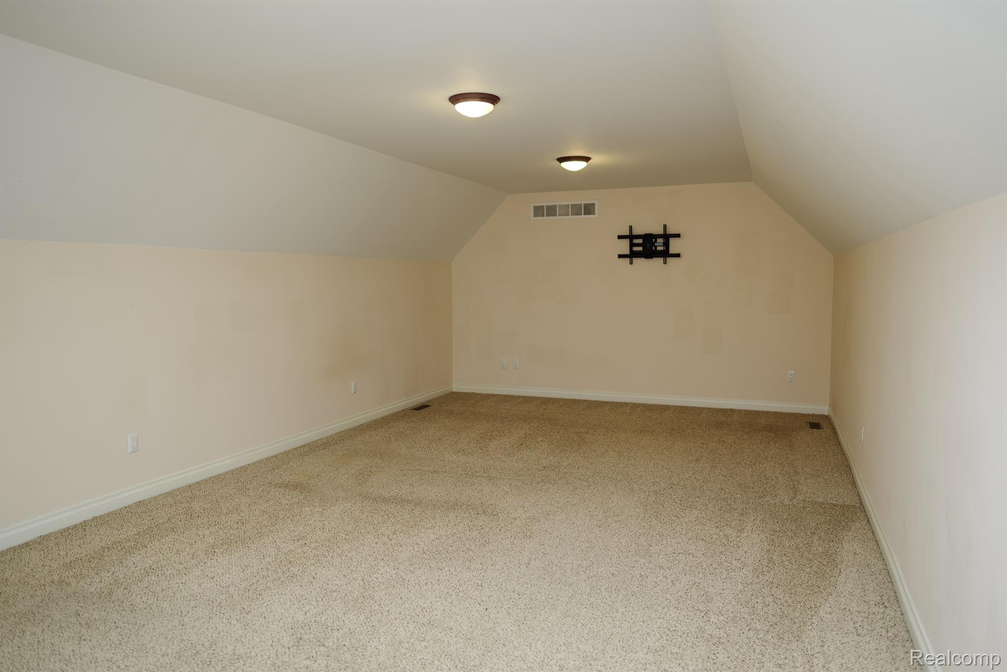 8015 Rattalee Lake Road Clarkston, MI 48348 - Photo 36 of 36 Gallery Image 36
