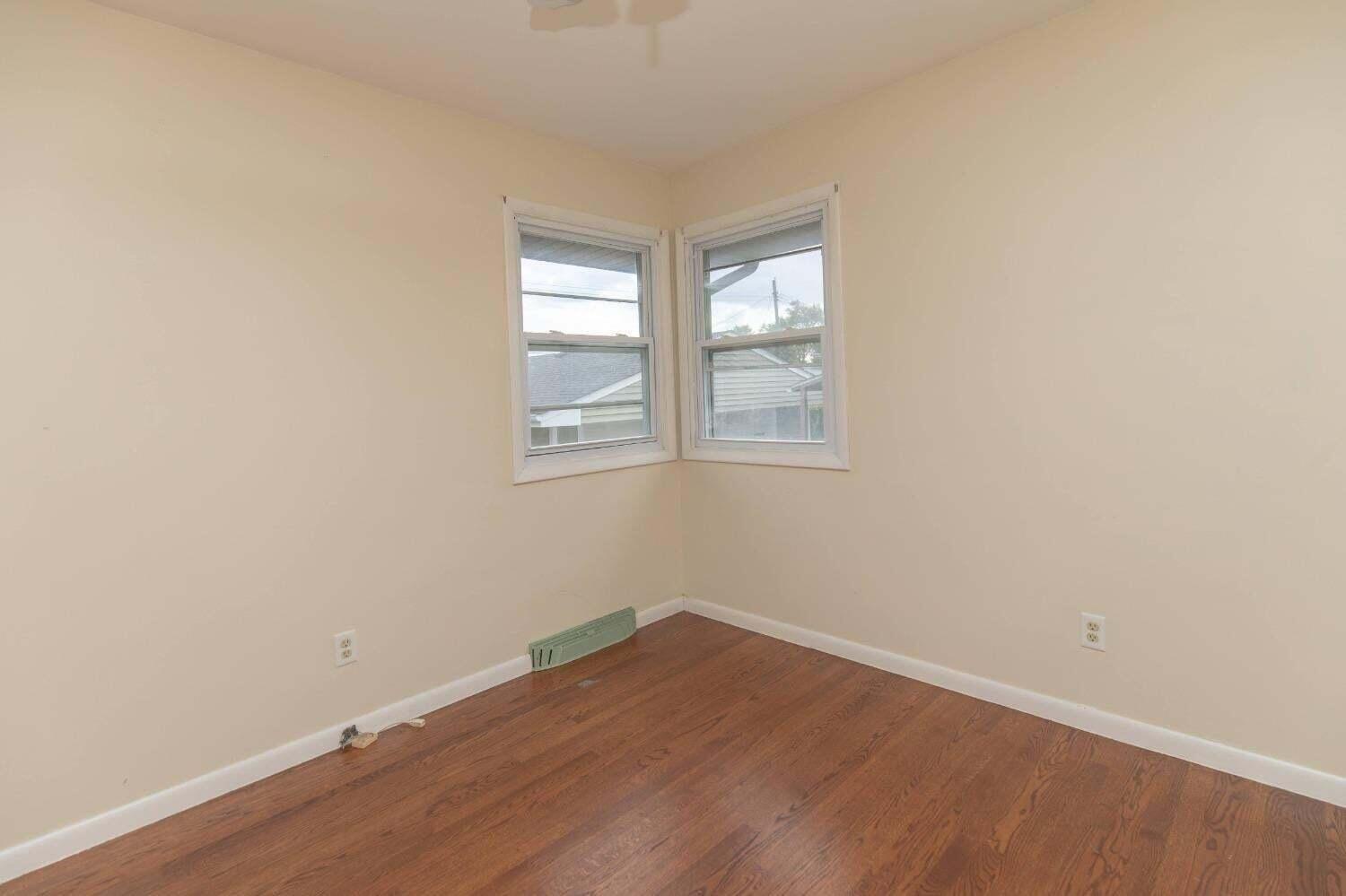 3136 Lois Place Highland, IN 46322 - Photo 11 of 21 1500x999