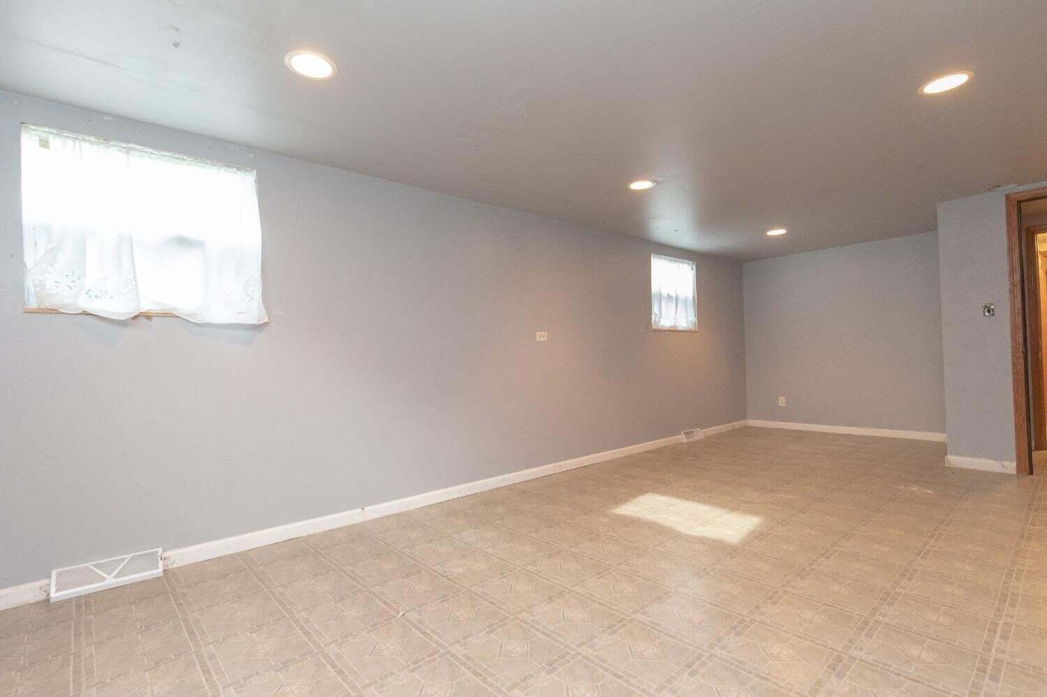 3136 Lois Place Highland, IN 46322 - Photo 14 of 21 1500x999