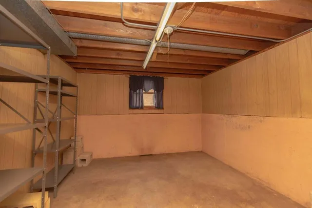 $2,000 | 3136 Lois Place, Highland, IN 46322