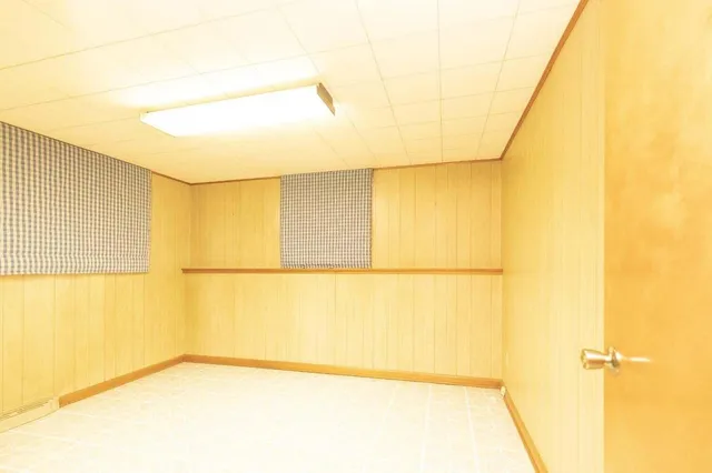 $2,000 | 3136 Lois Place, Highland, IN 46322