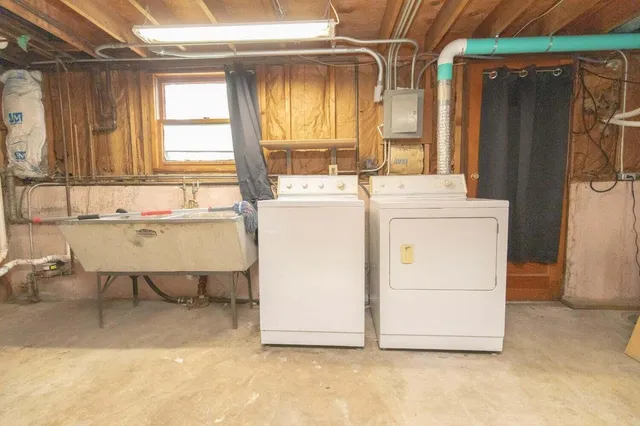 $2,000 | 3136 Lois Place, Highland, IN 46322