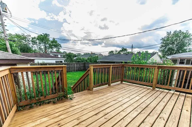 $2,000 | 3136 Lois Place, Highland, IN 46322