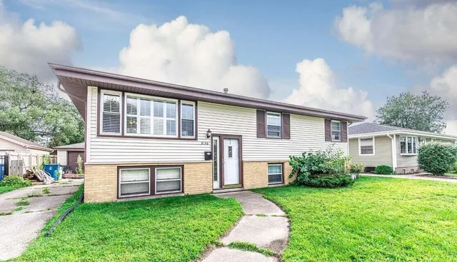 $2,000 | 3136 Lois Place, Highland, IN 46322