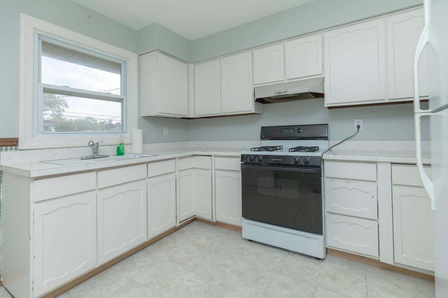 3136 Lois Place Highland, IN 46322 - Photo 8 of 21 1500x999