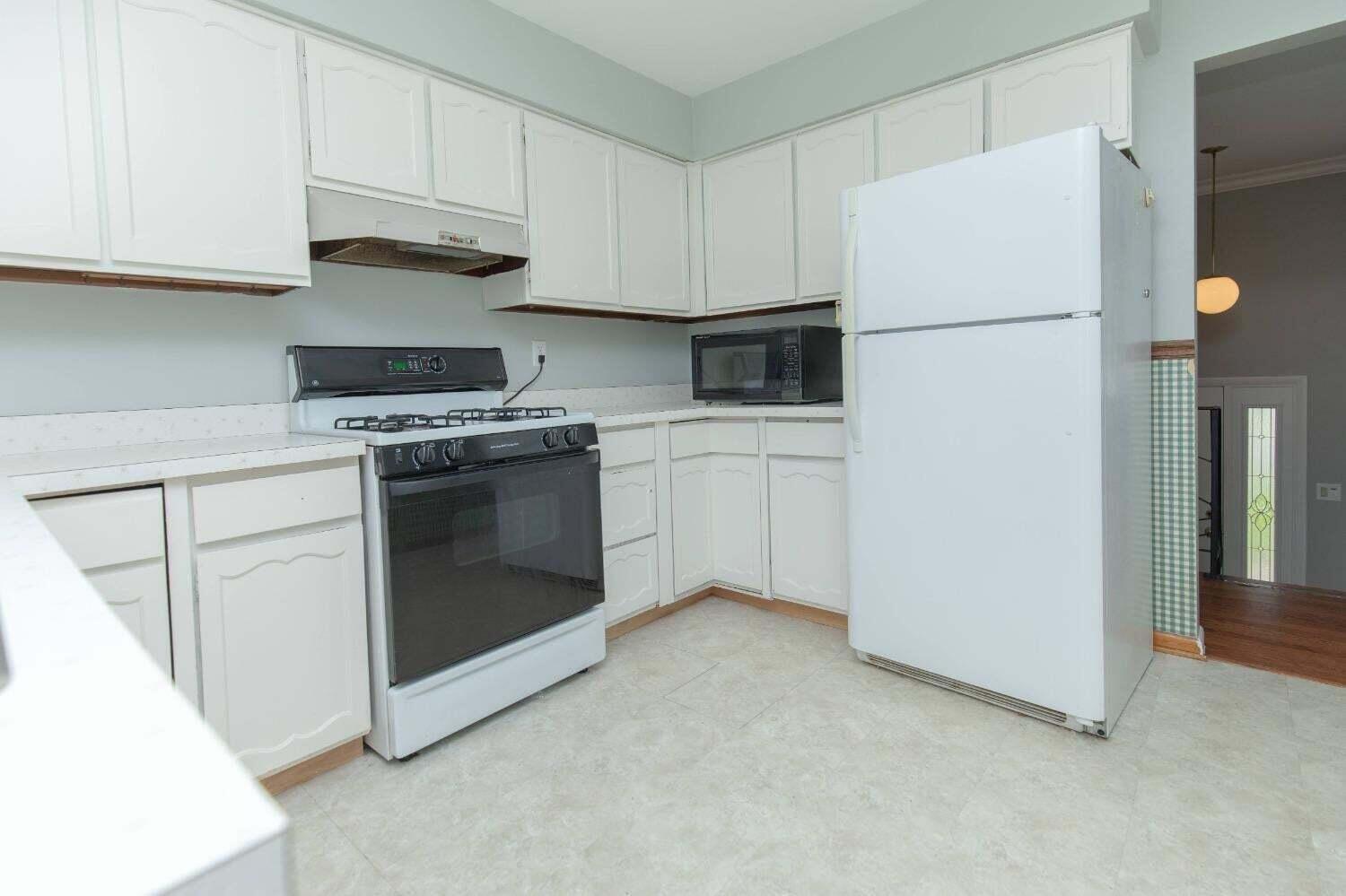 3136 Lois Place Highland, IN 46322 - Photo 9 of 21 1500x999