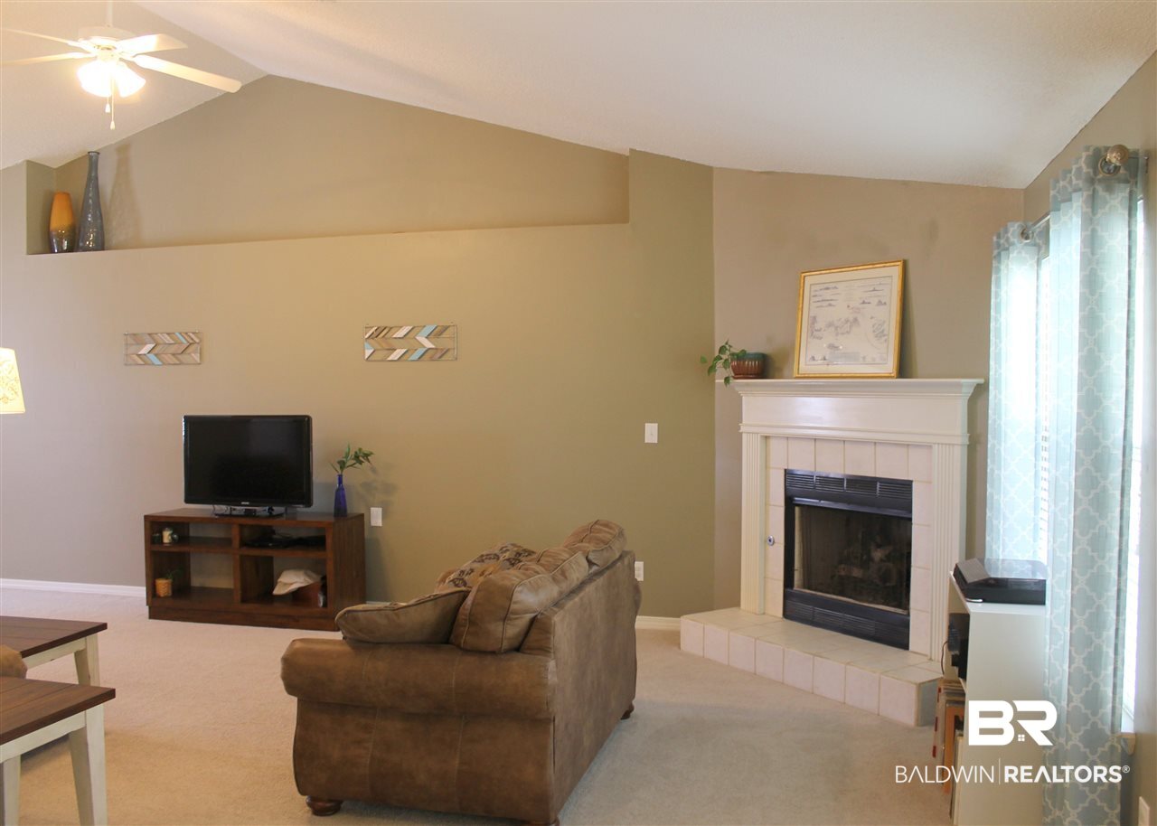 7593 Fresh Water Drive Daphne, AL 36527 - Photo 9 of 31 Living Room
