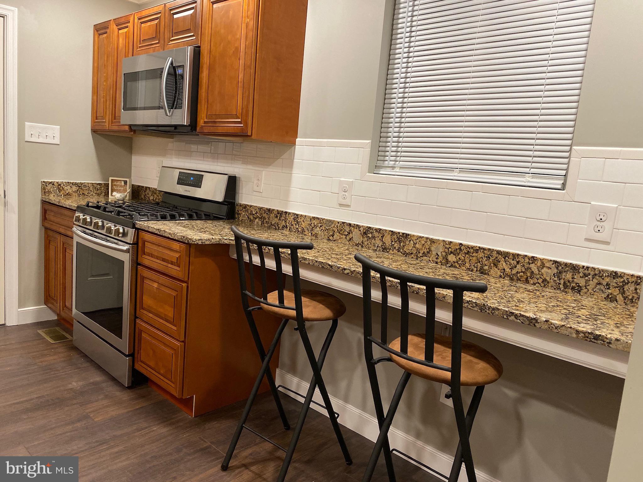 915 Martin Road Baltimore, MD 21221 - Photo 5 of 34 Granite Breakfast Bar for Three