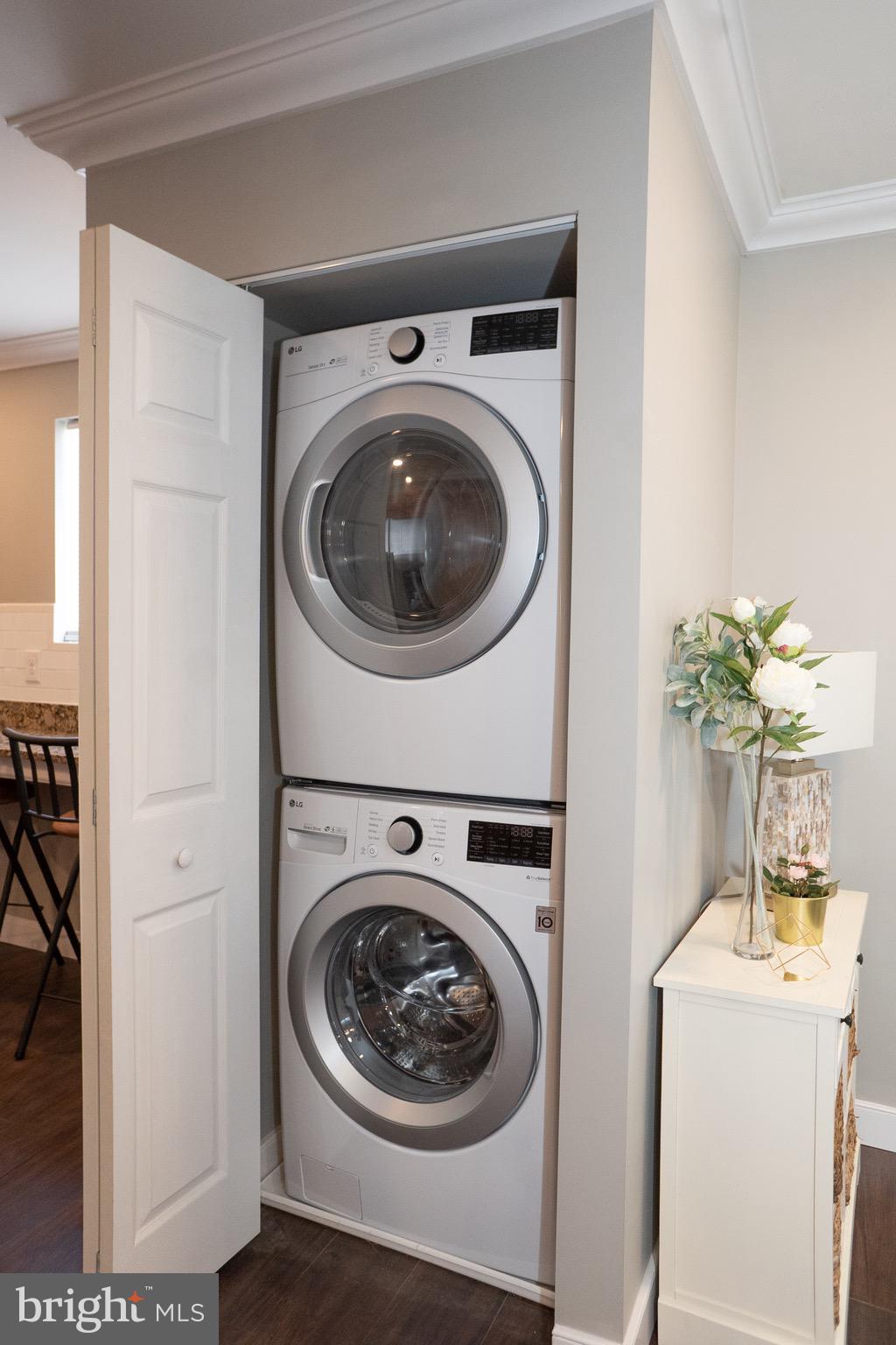 915 Martin Road Baltimore, MD 21221 - Photo 7 of 34 Convenient Main Level Hide Away Washer & Dryer
