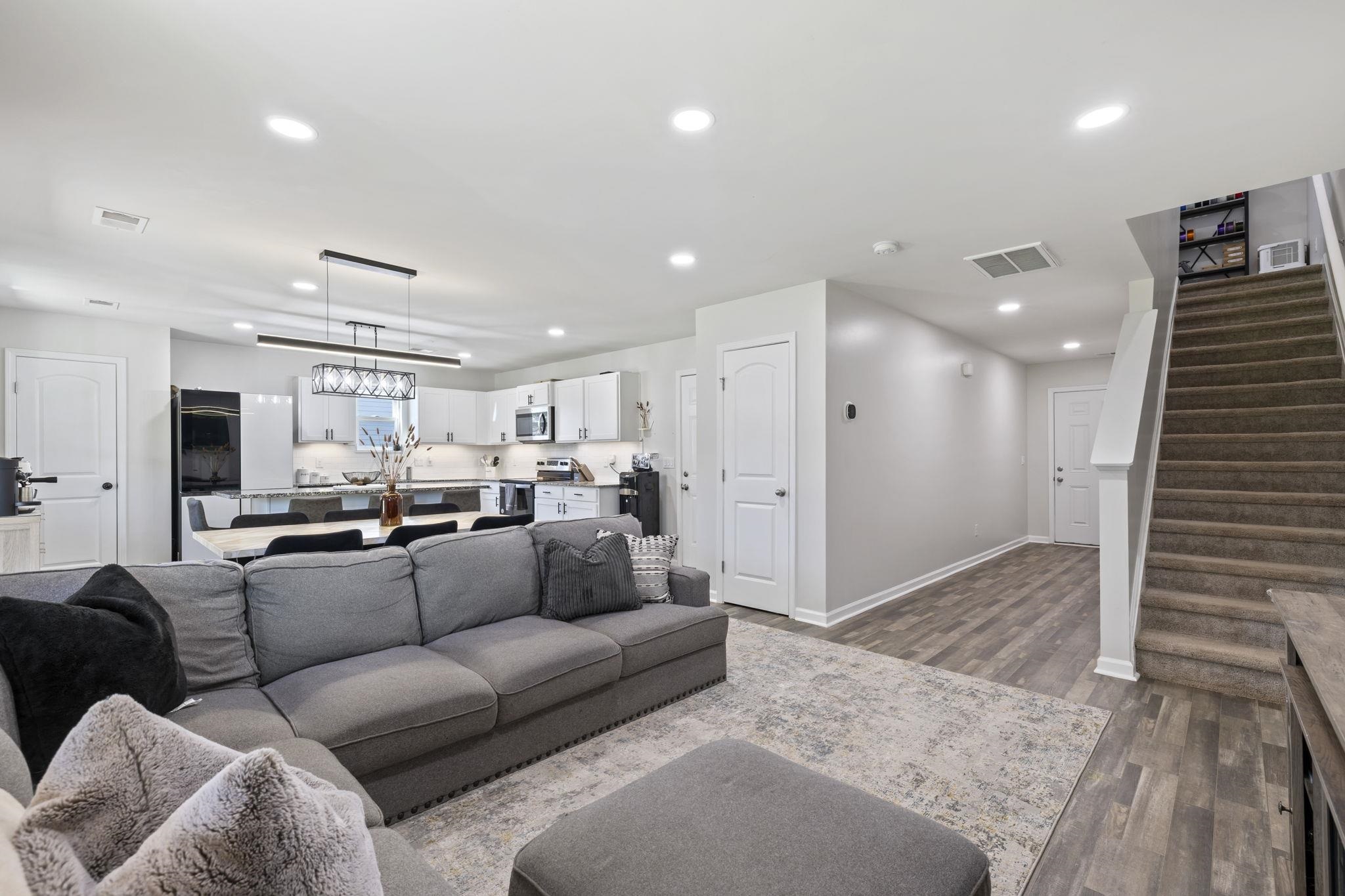 489 Wagon Trail Duncan, SC 29334 - Photo 2 of 37