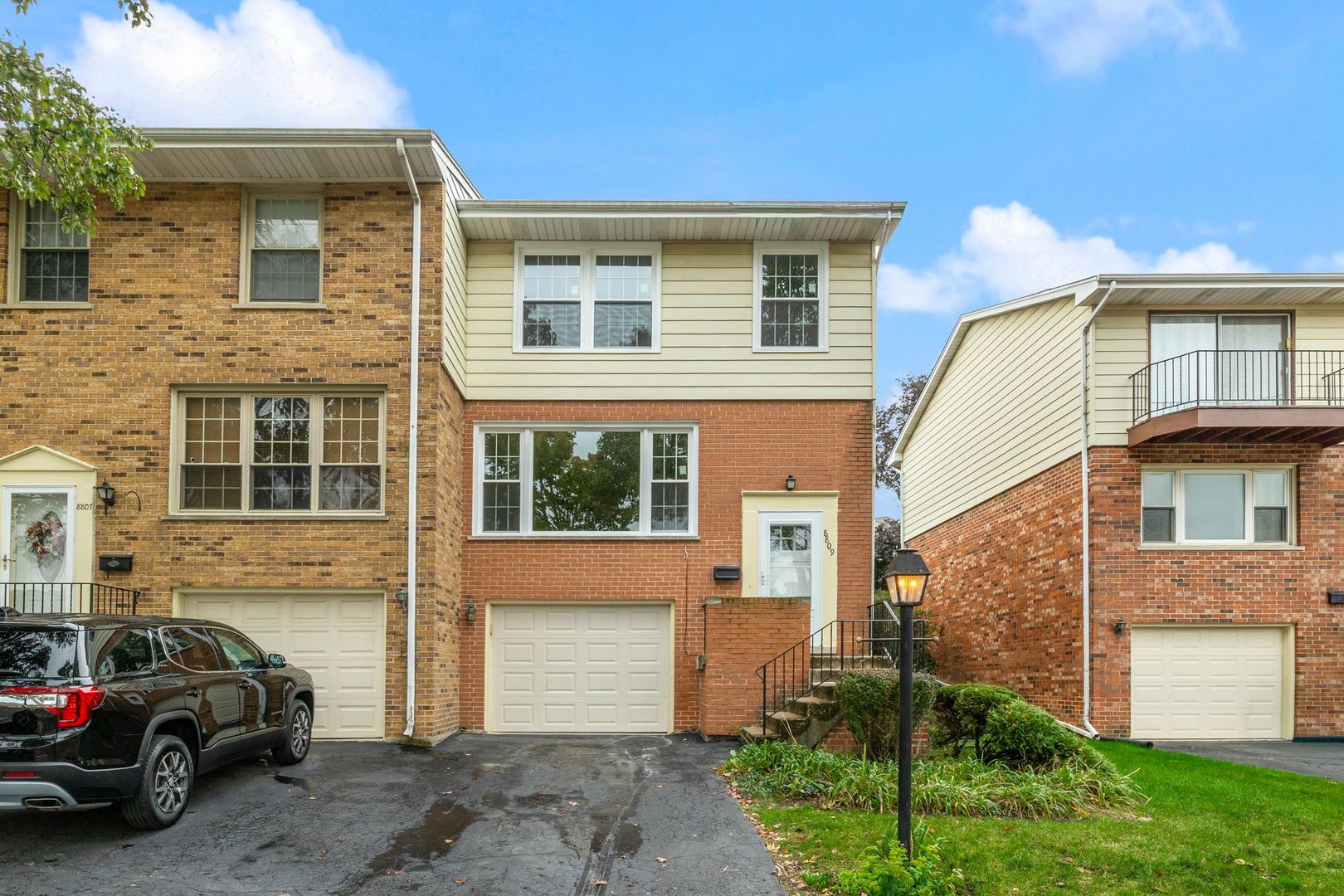 8809 44th Place Brookfield, IL 60513 - Photo 1 of 29