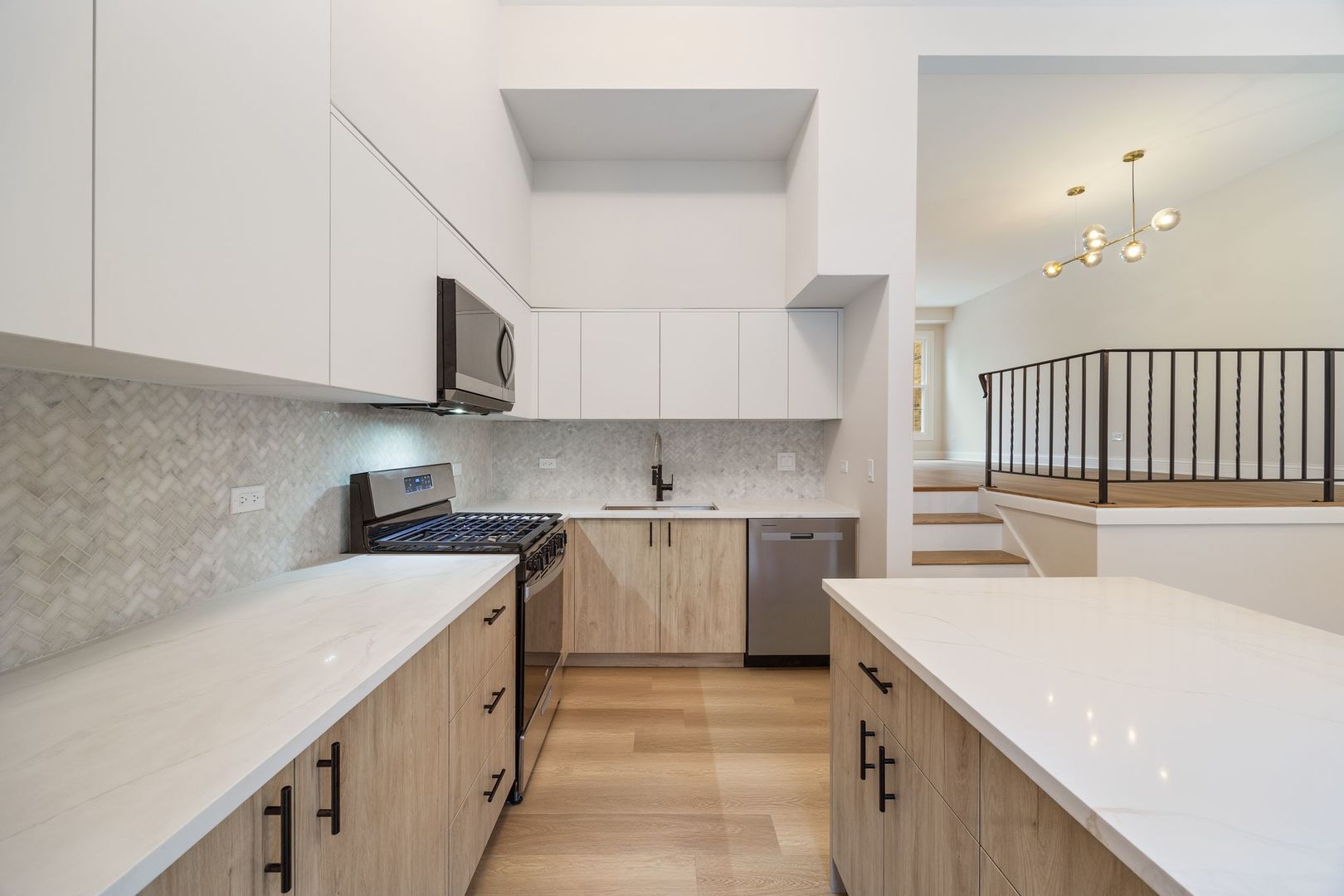 8809 44th Place Brookfield, IL 60513 - Photo 11 of 29