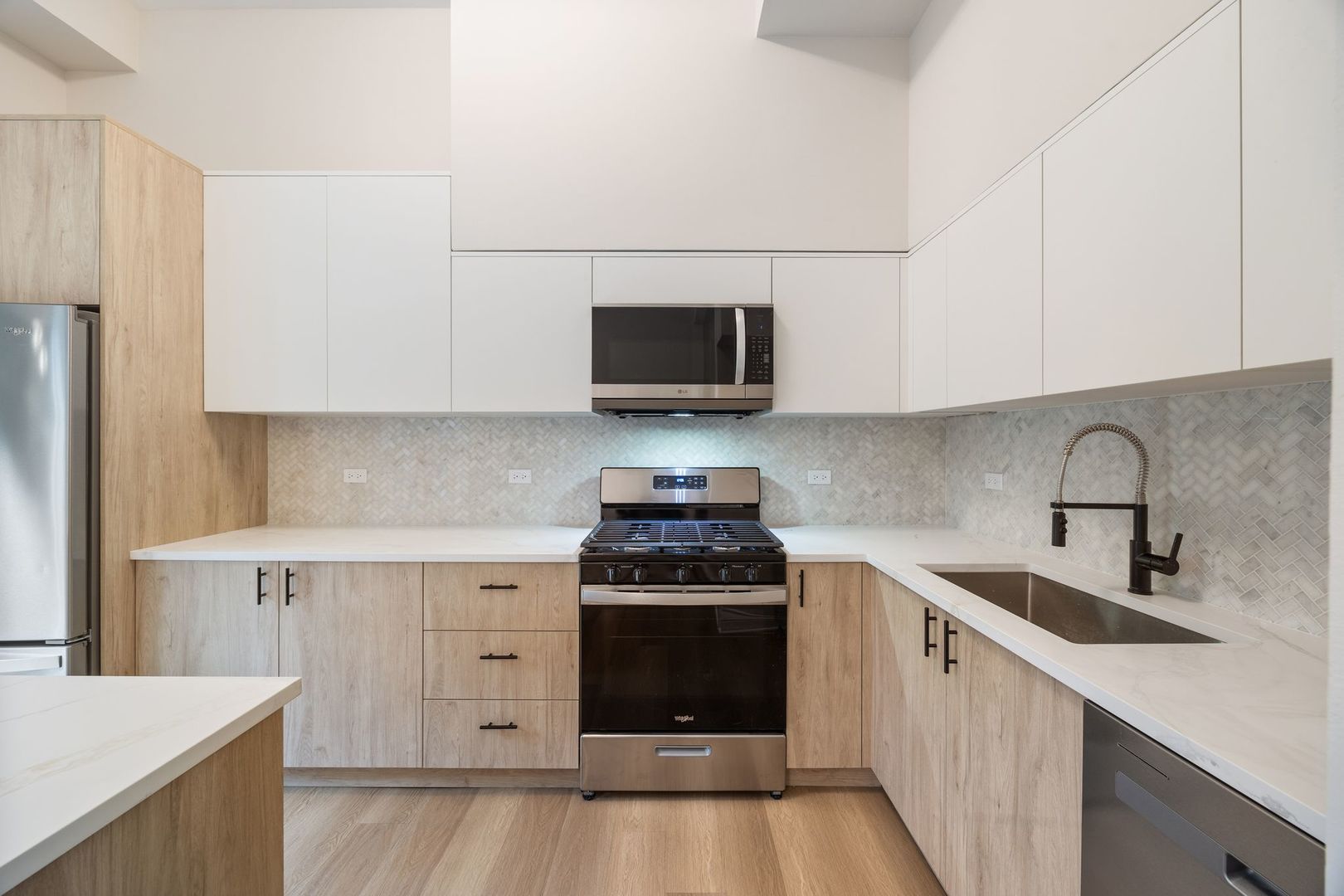 8809 44th Place Brookfield, IL 60513 - Photo 12 of 29