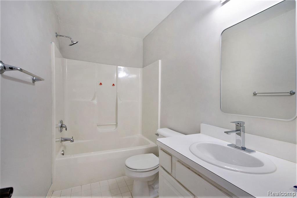 3381 Cromwell Road Ann Arbor, MI 48105 - Photo 17 of 35