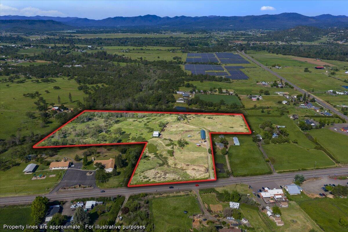 14717 Highway 62 Eagle Point, OR 97524 - Photo 2 of 14