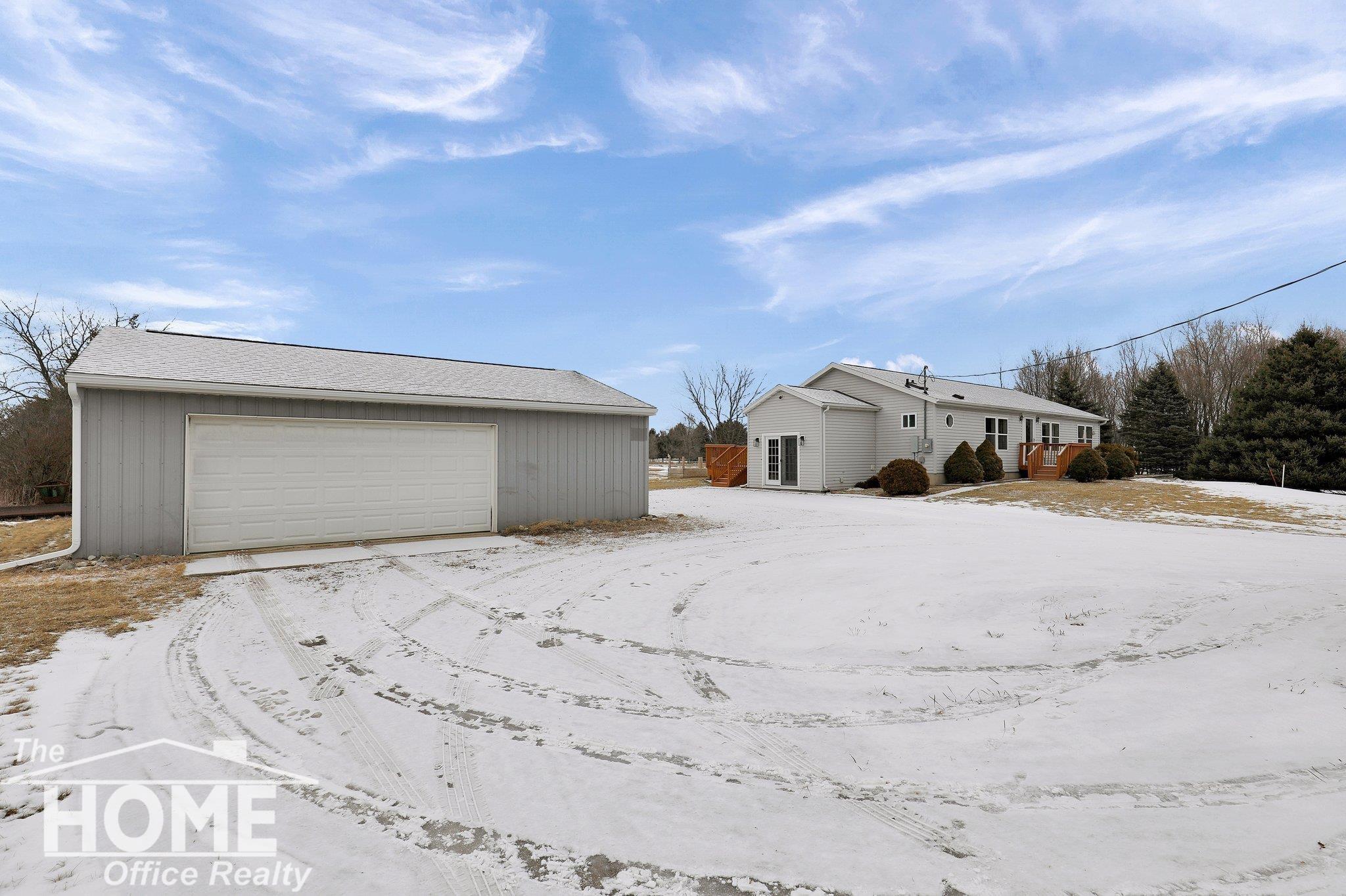 6612 Simpson Road Ovid, MI 48866 - Photo 1 of 43 50166241-f695962c-ab84-41e4-947a-b72c0f51d04e.JPG