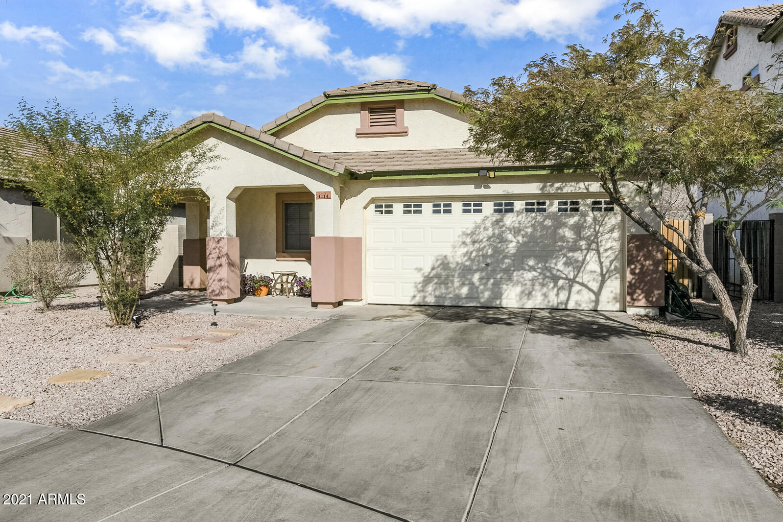 1114 East Fraktur Road Phoenix, AZ 85040 - Photo 2 of 23 a view of a house with a snow in front of it