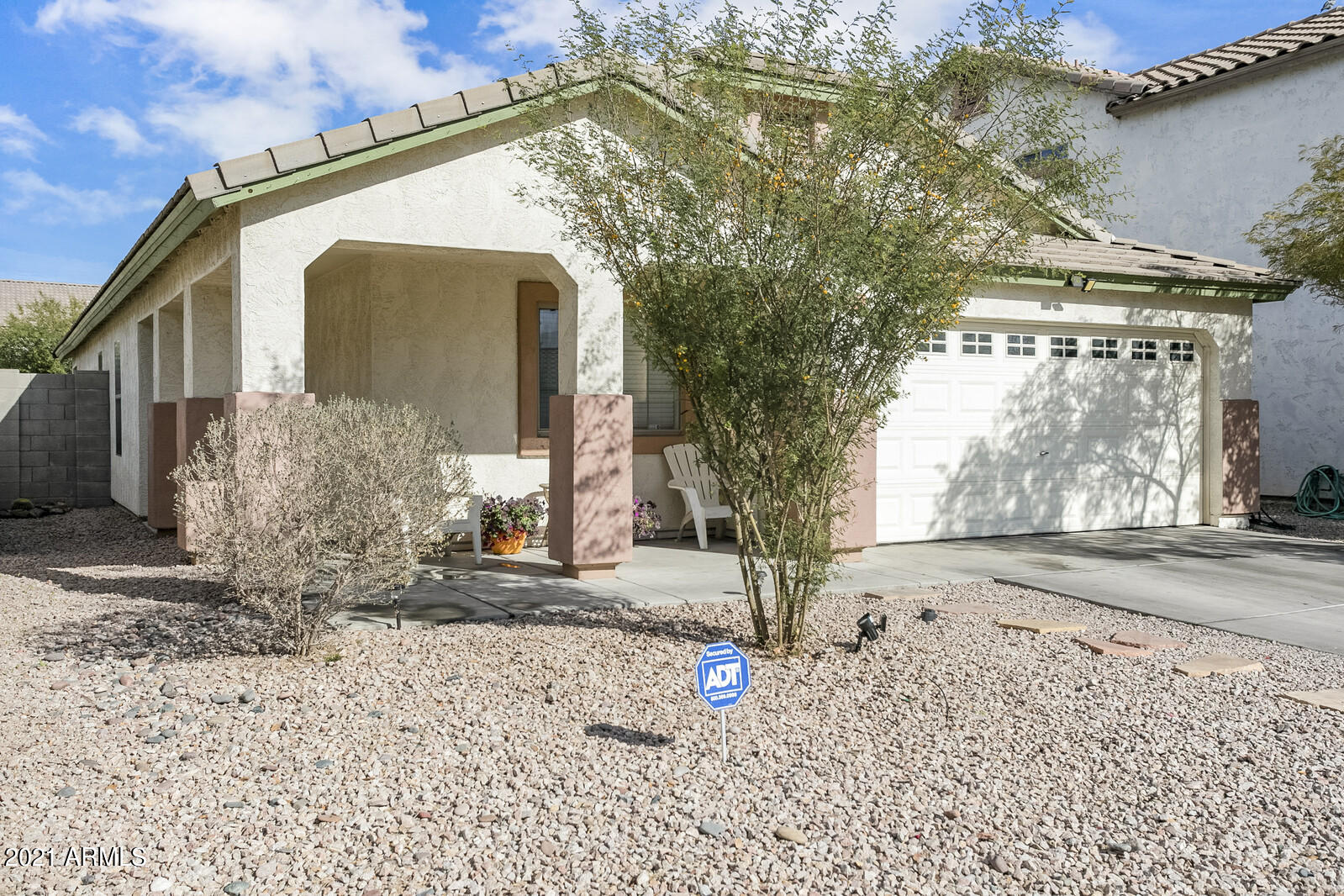 1114 East Fraktur Road Phoenix, AZ 85040 - Photo 3 of 23 a view of a house with a tree