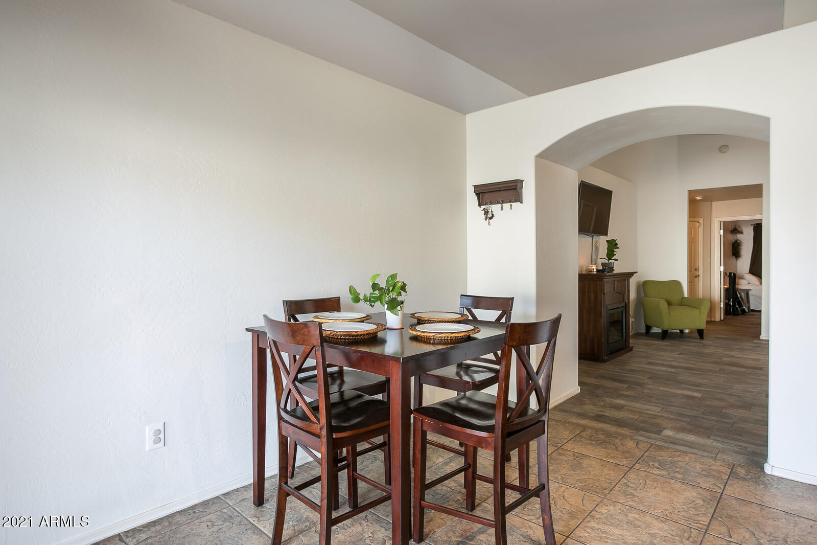 1114 East Fraktur Road Phoenix, AZ 85040 - Photo 7 of 23 a view of a dining room with furniture