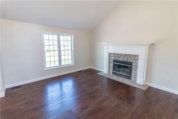 $279,900 | 505 Santa Fe Drive, Gower, MO 64454