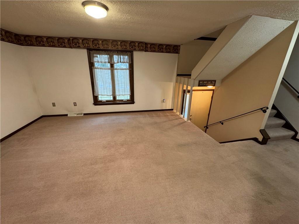 303 Kay Drive Pittsburgh, PA 15227 - Photo 12 of 45