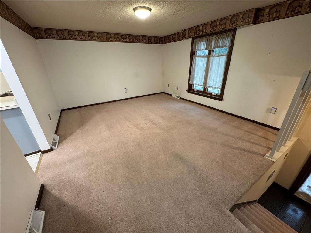 303 Kay Drive Pittsburgh, PA 15227 - Photo 5 of 45