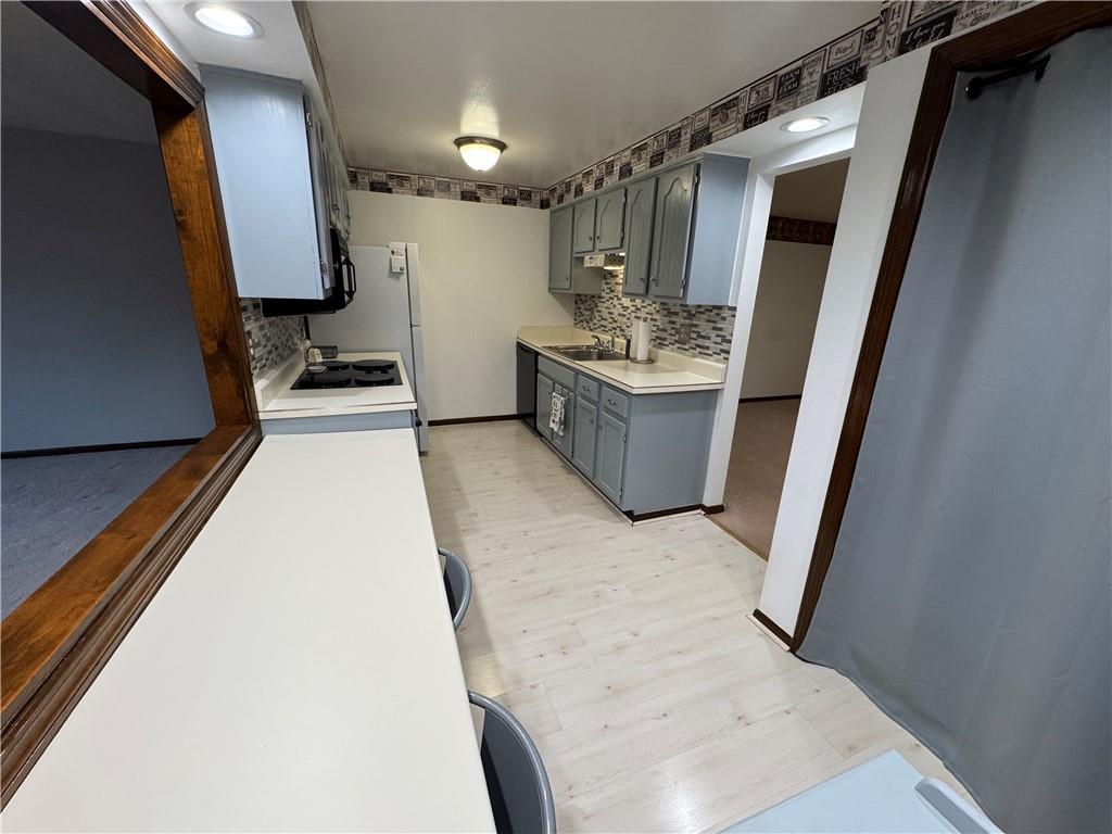 303 Kay Drive Pittsburgh, PA 15227 - Photo 6 of 45