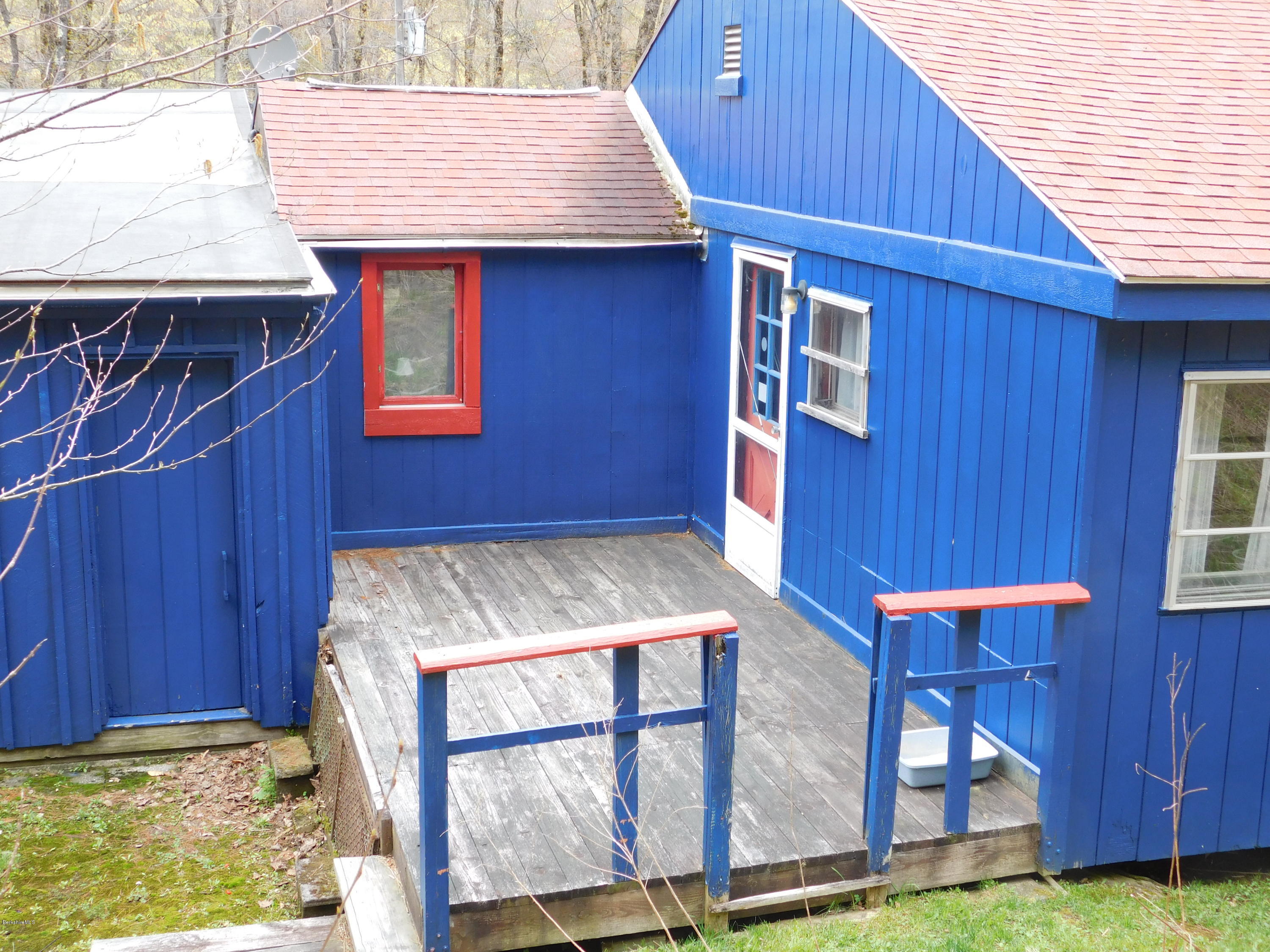 94 River Road Savoy, MA 01256 - Photo 5 of 36
