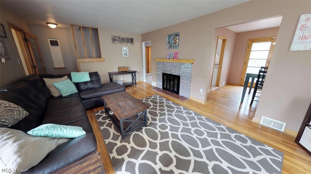 4585 Mackall Road South Euclid, OH 44121 - Photo 4 of 23
