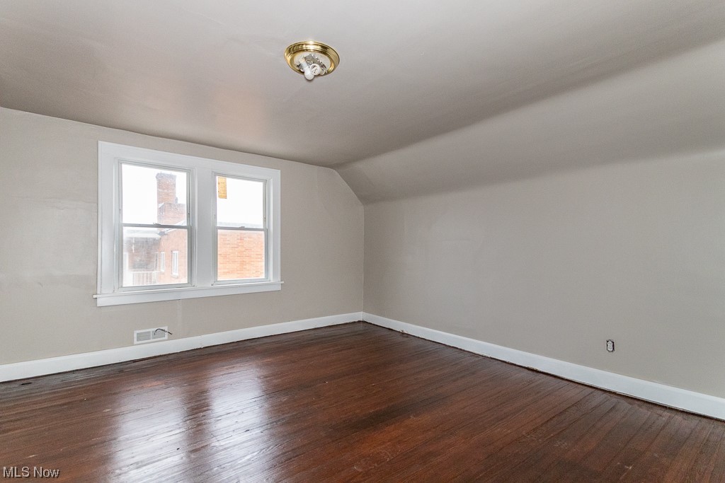 18024 Windward Road Cleveland, OH 44119 - Photo 13 of 15 Gallery Image 13