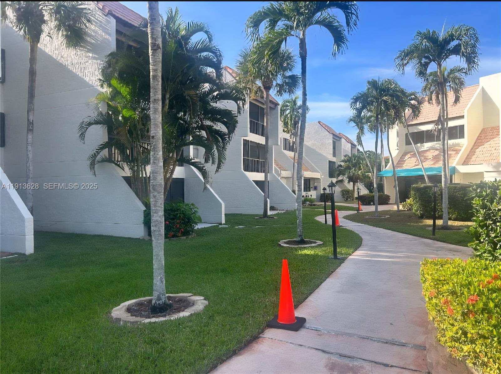 303 Racquet Club Road, Unit 204 Weston, FL 33326 - Photo 2 of 22