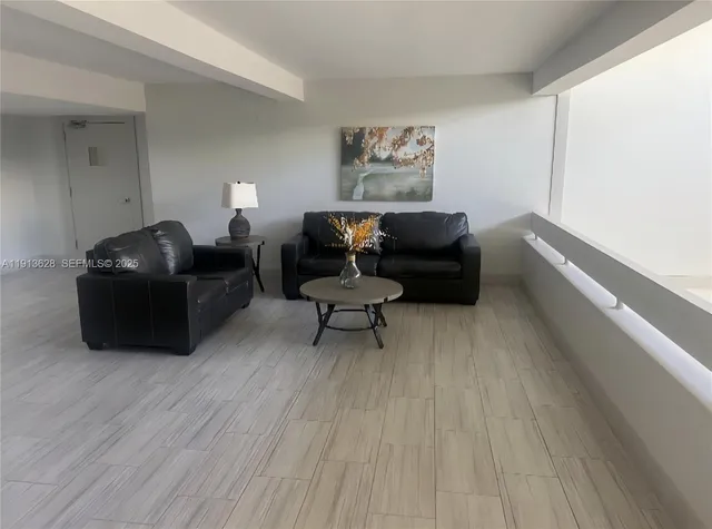 $2,300 | 303 Racquet Club Road, Unit 204, Weston, FL 33326